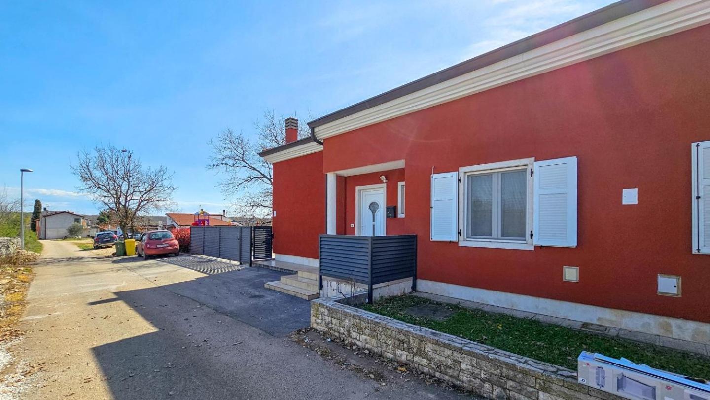 Vila Casa Lutoma Kmeti Exteriér fotografie